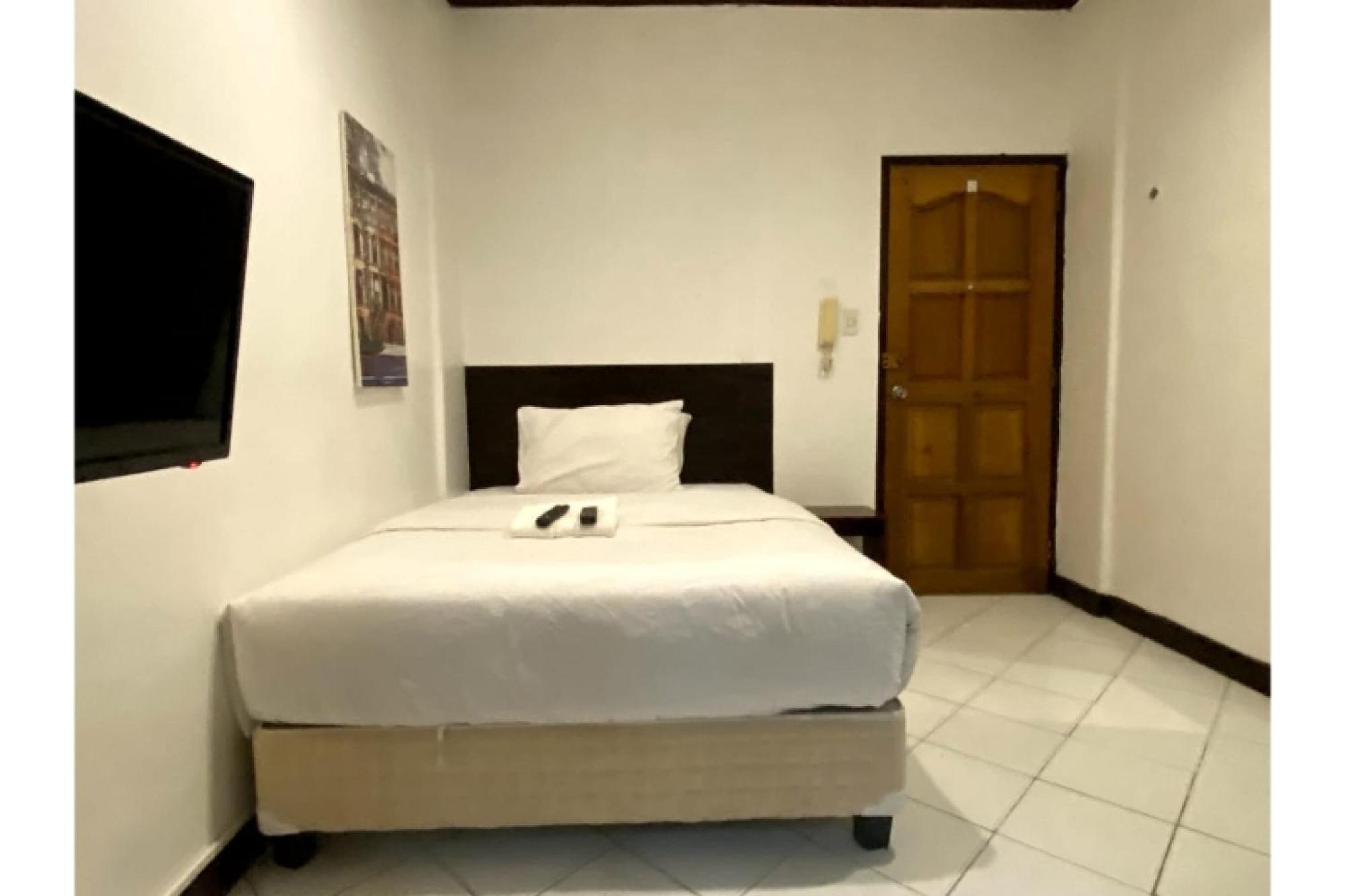 Oyo 857 City Stay Inns Makati Avenue ماكاتي المظهر الخارجي الصورة